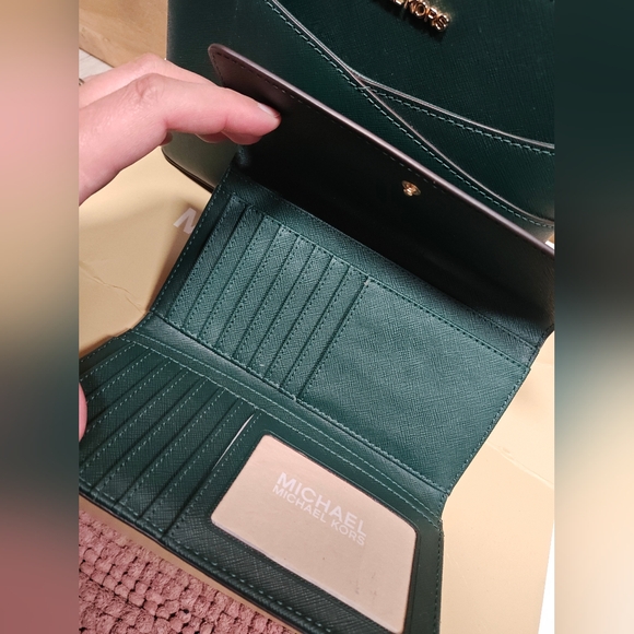 NEW Michael Kors Green Crossbody purse with wallet - Picture 3 of 5